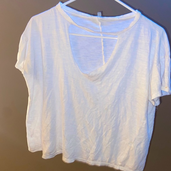 White cut out T - Picture 1 of 1